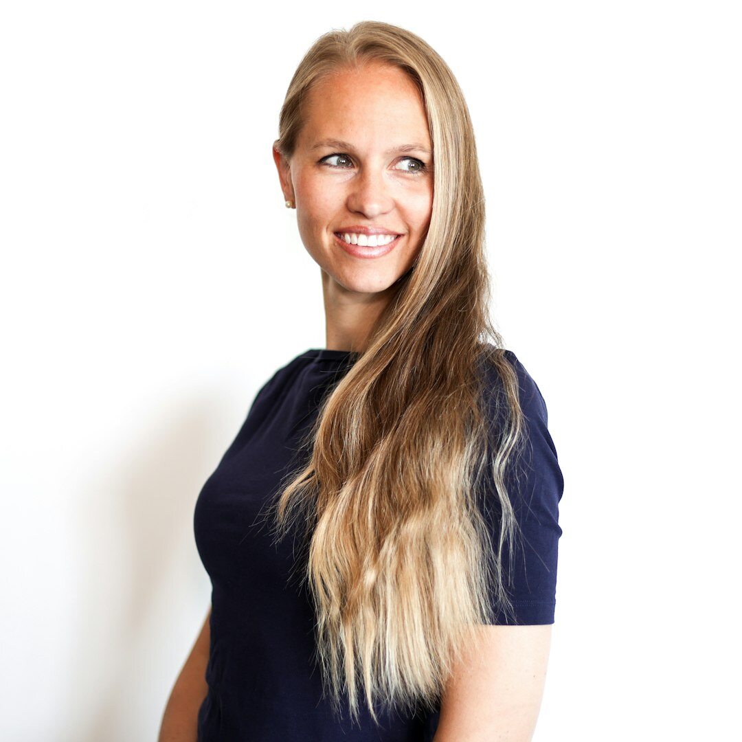 Brazilian woman SEO specialist professional portrait